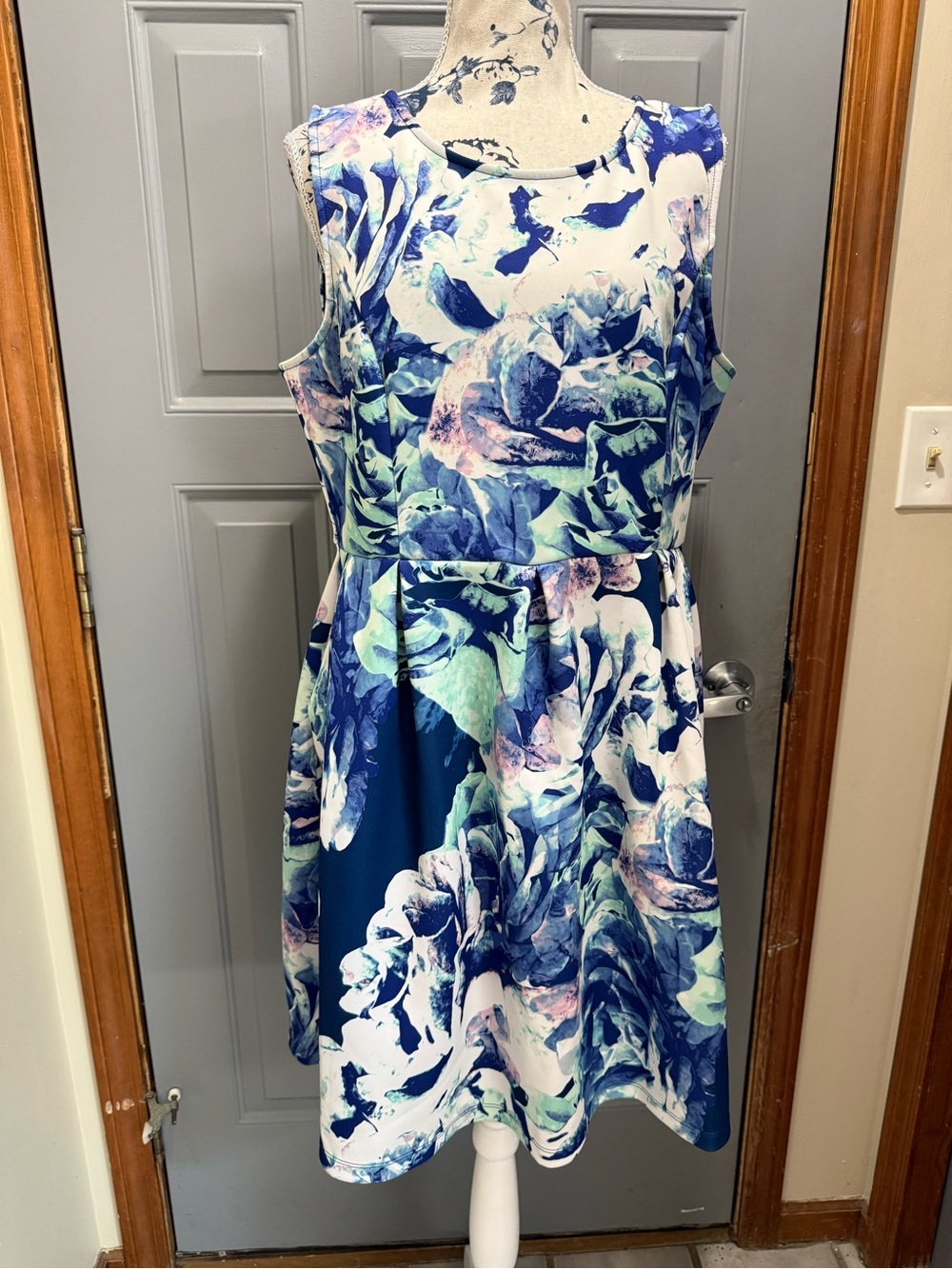 Apt. 9 Blue/Teal Floral Sleeveless Fit & Flare Scuba Dress-pockets! (XL)